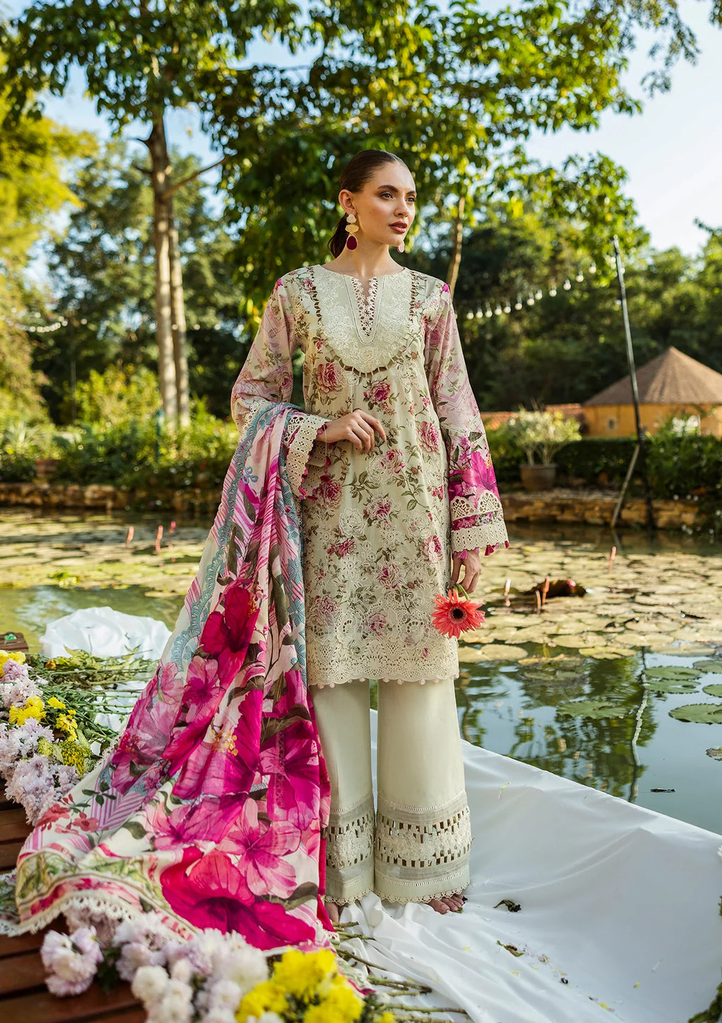 Stunning Digital Printed Voil Dupatta nd Chikankari Lawn Front.