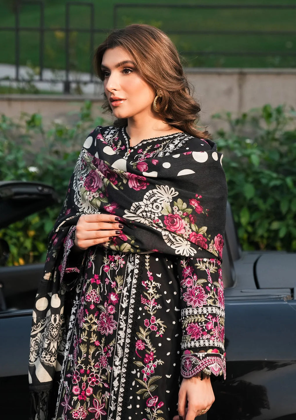 Stunning PURE PASHMINA PRINTED SHAWL in black color.