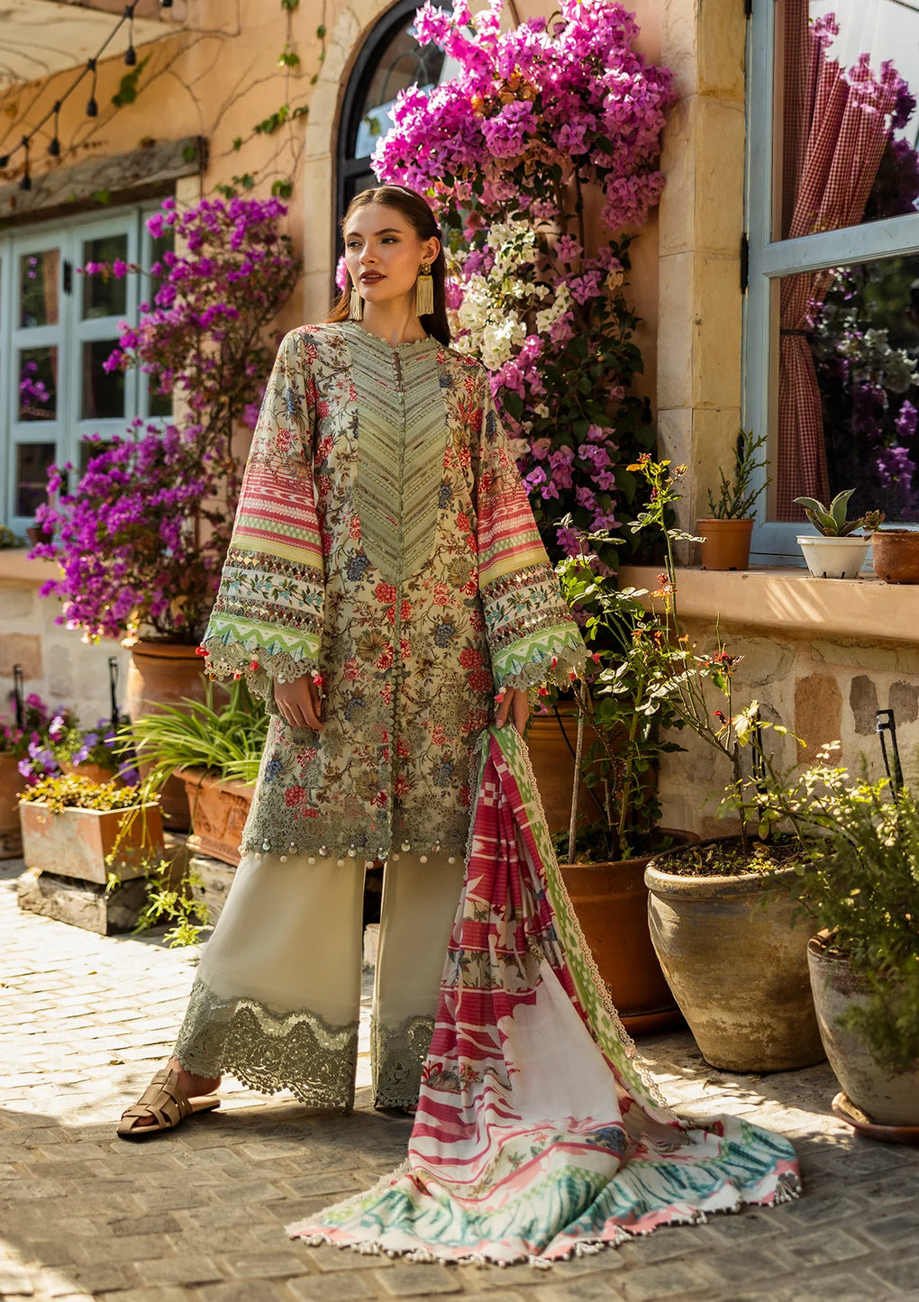 Stunning Digital Printed Voil Dupatta nd Chikankari Lawn Front.